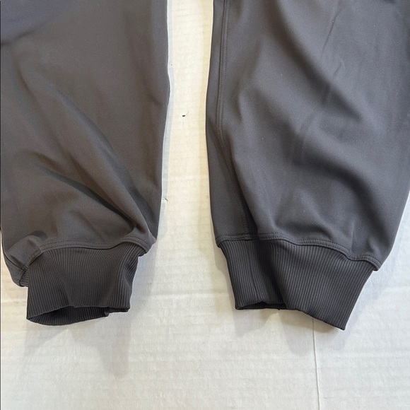 LULULEMON ATHLETIC PANTS STRETCH HIGH RISE FULL LENGTH GRAY JOGGER PANTS SZ 6 - Picture 7 of 11